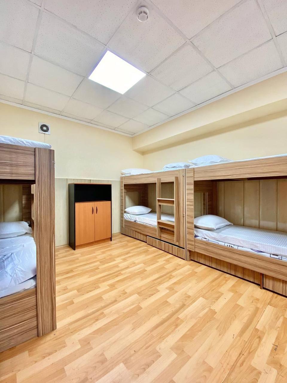 Alma-Ata Hostel Esterno foto