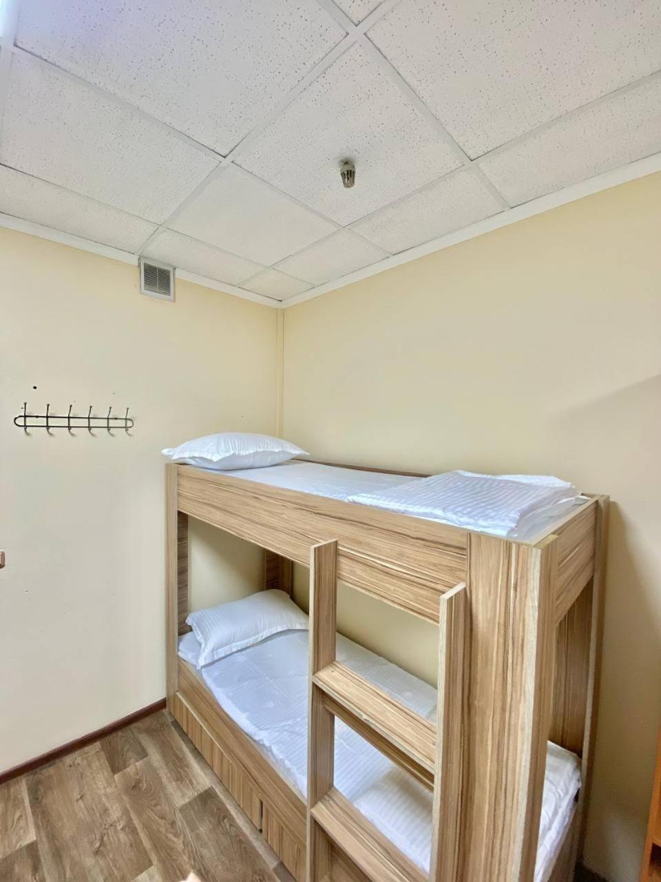 Alma-Ata Hostel Esterno foto